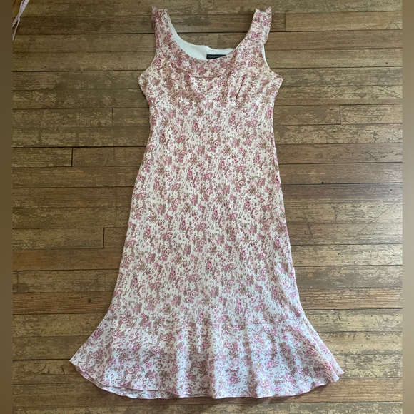 90s Ditsy Floral Garden Party Ruffle Milkmaid Dress - Picture 2 of 15